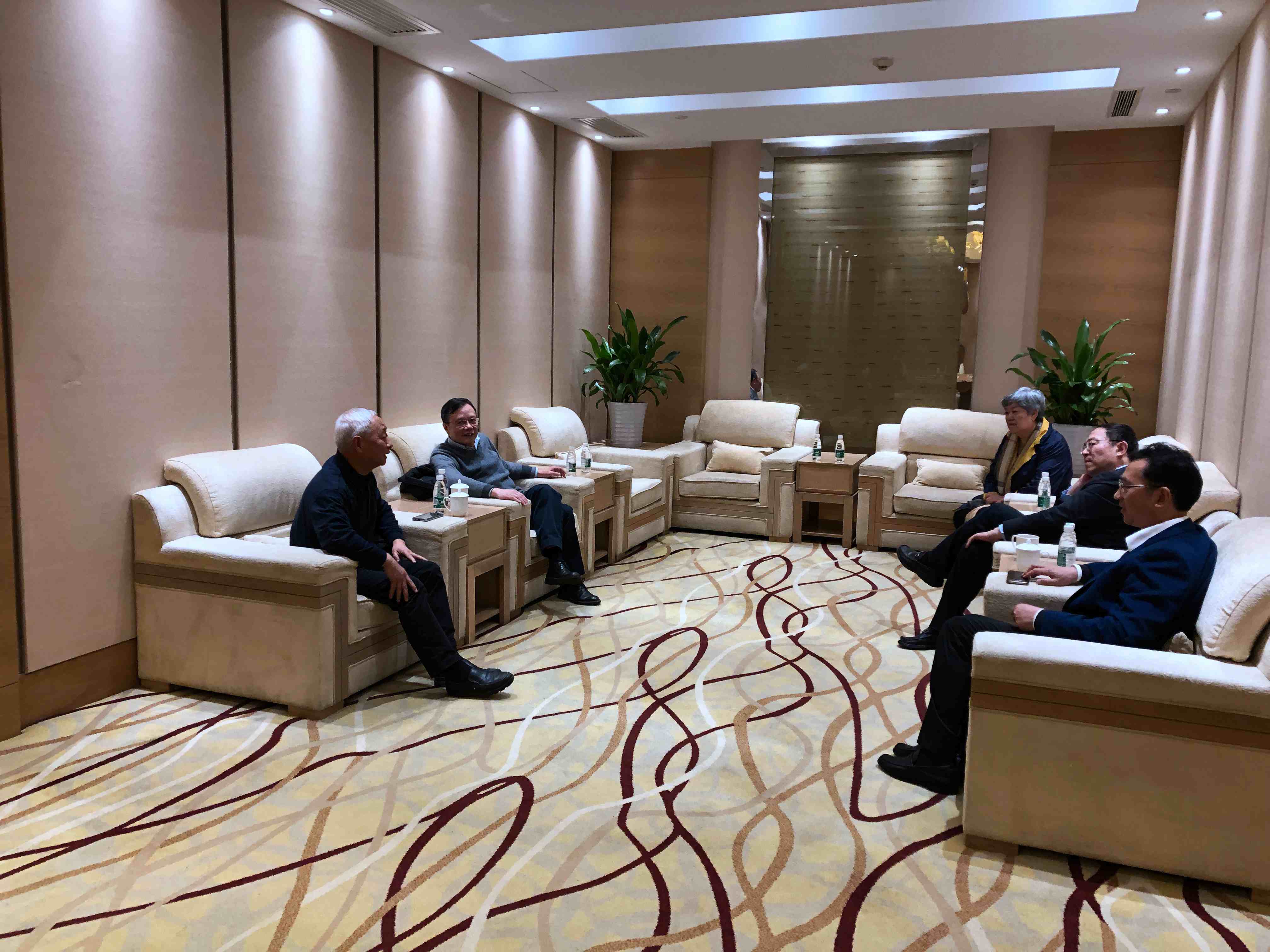续文利、王英、张斌等一行拜会四川大学华西医院领导